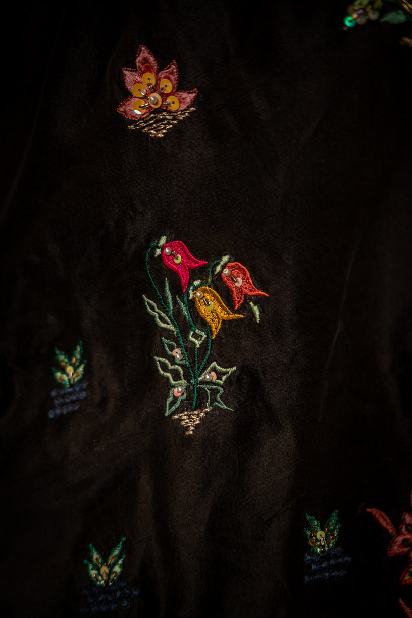 Secret Garden (Black) - Shawl