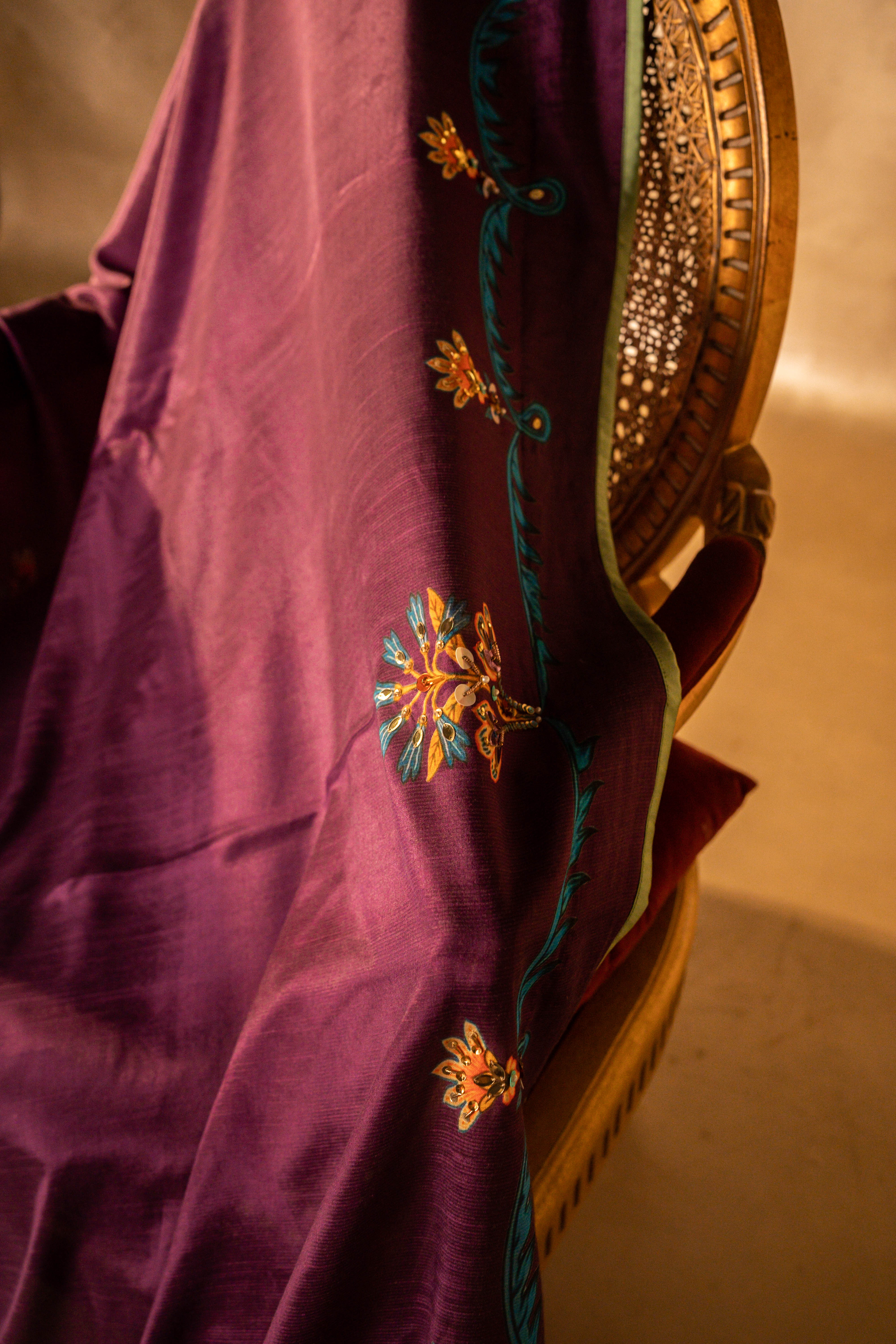 Qaasni - Shawl