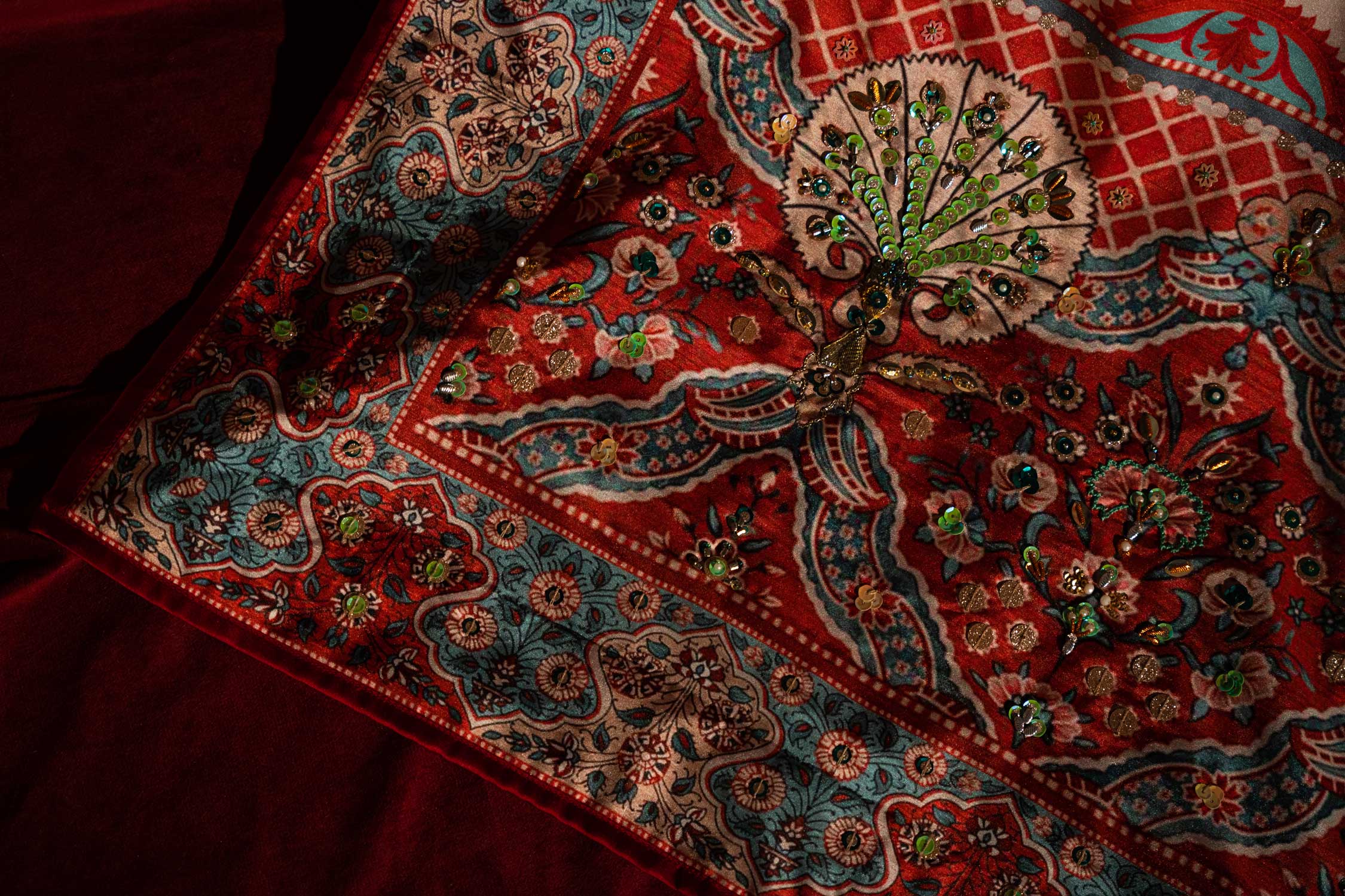 Zauq Shawl