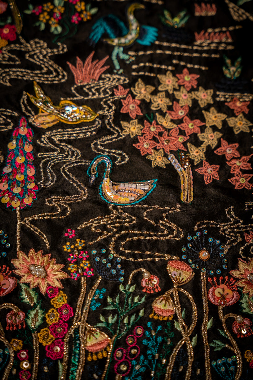 Secret Garden (Black) - Shawl
